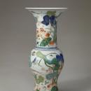 五彩加金鷺蓮紋尊